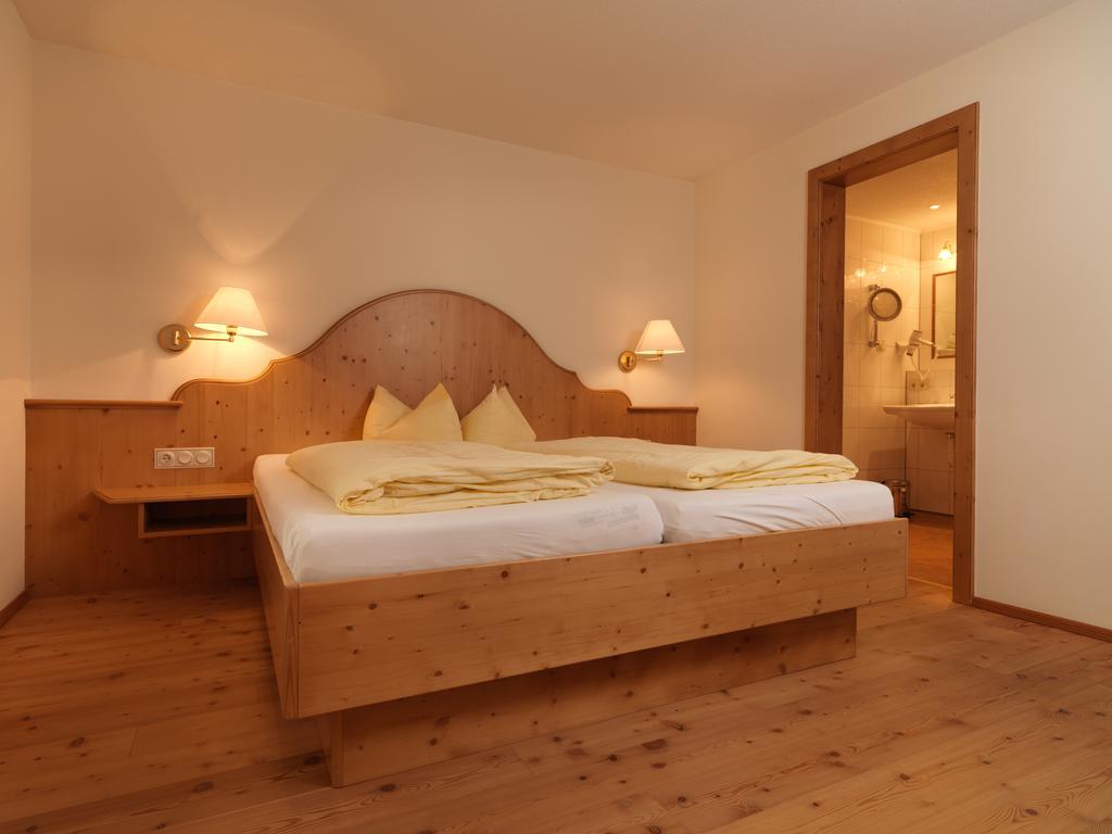 Apres Post Hotel Stuben am Arlberg Ngoại thất bức ảnh