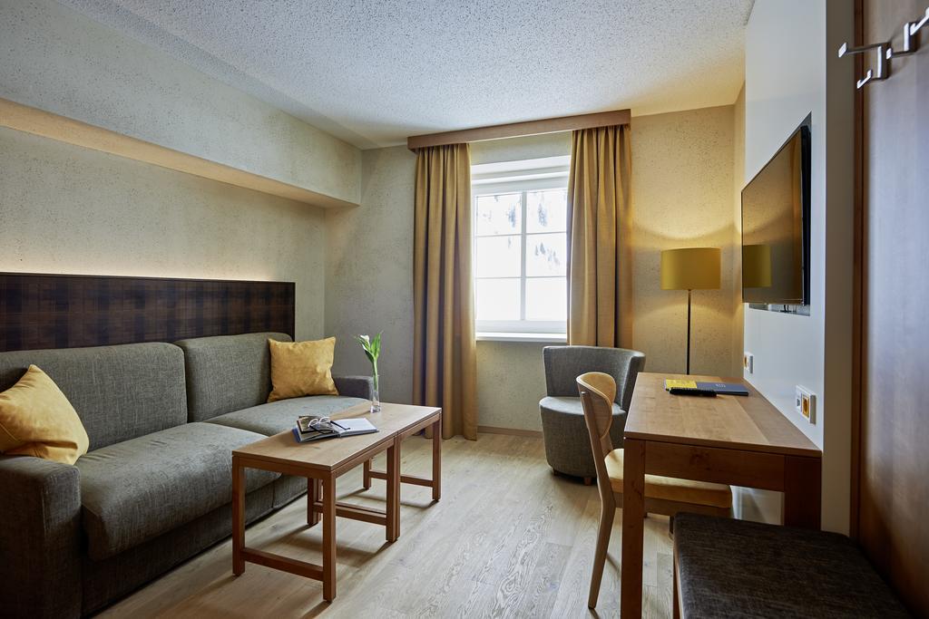 Apres Post Hotel Stuben am Arlberg Ngoại thất bức ảnh